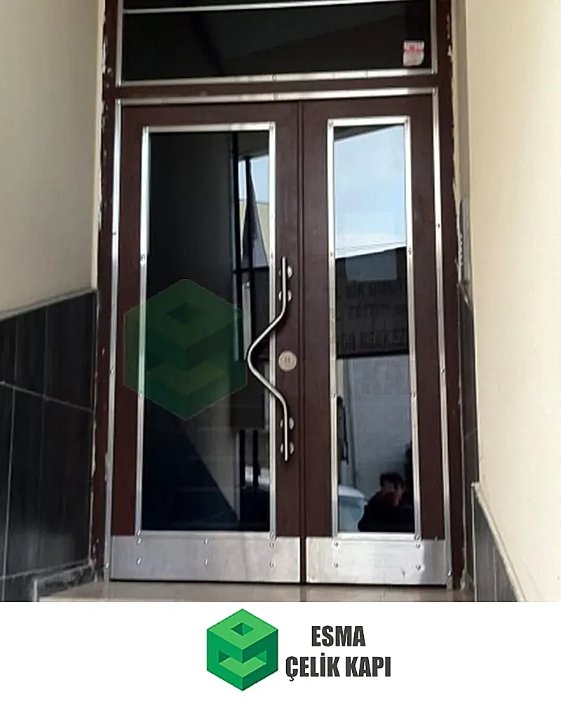 Bina Giriş Kapısı