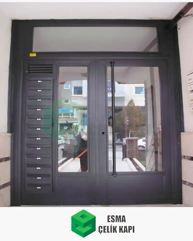 Bina Giriş Kapısı