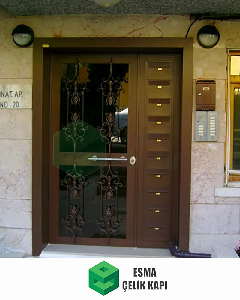 Bina Giriş Kapısı